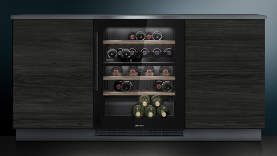 Siemens KU21WAHG0 Weinlagerschrank Schwarz 108l für 44 Flaschen à 0.75l 