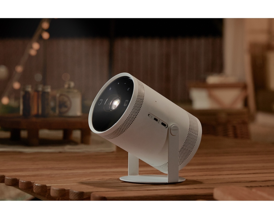 Samsung SP-LFF3CLAXXXE The Freestyle Mini-Beamer Smarter Lifestyle Projektor, DLP, 550 LED-Lumen weiß