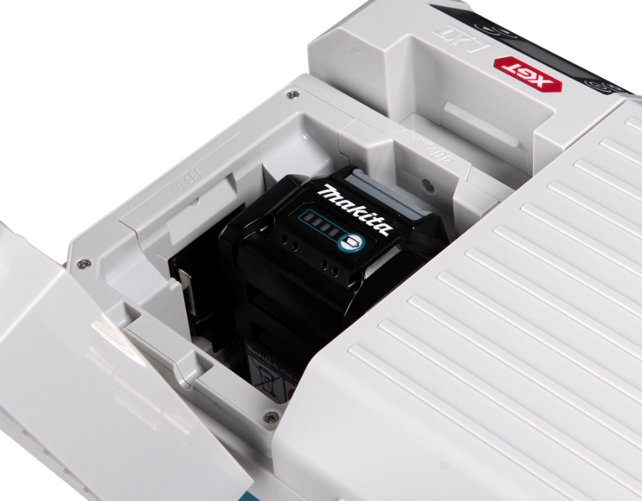 Makita CW003GZ01 Akku-Kühl- und Wärmebox 40 V max • 18 V / 12 V / 24 V DC • AC • 7 L • Kühlbox