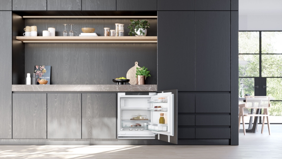 Siemens KU22LADD0 iQ500, Unterbau-Kühlschrank mit Gefrierfach, 82 x 60 cm, Flachscharnier mit Softeinzug