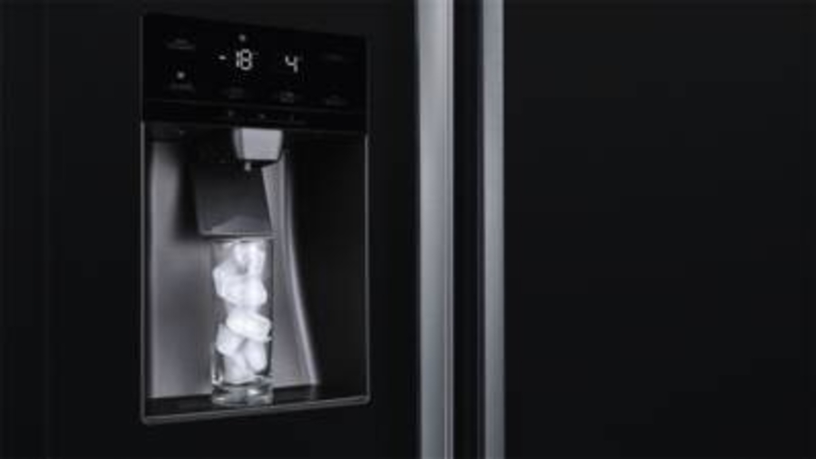 Bosch KAD93ABEP Side by Side 178.7 x 90.8 cm, Schwarz NoFrost,Eis- und Wasserspender mit Wasseranschluss