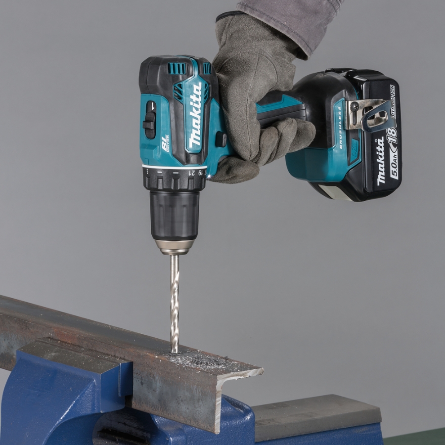 Makita DDF485RFE Akku-Bohrschrauber LXT inkl. Koffer&2 Akkus 3,0 Ah 18 V • 50 Nm • 1.900 U/min